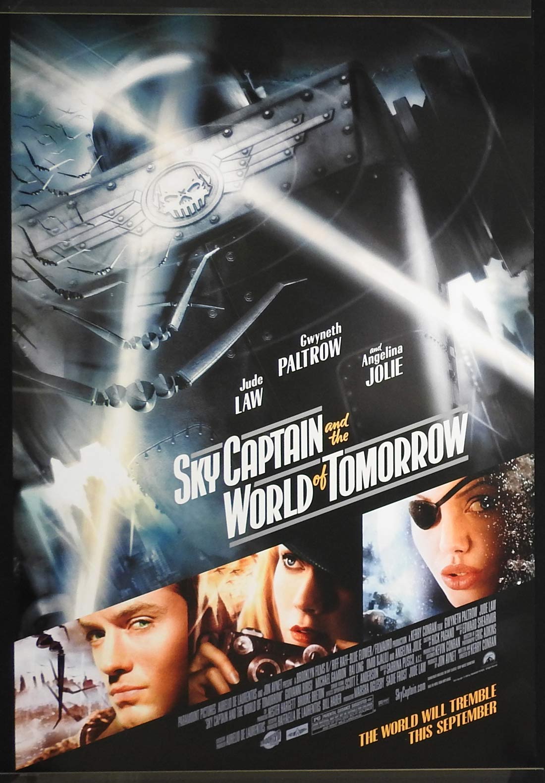 SKY CAPTAIN AND THE WORLD OF TOMORROW Original DS One sheet Movie poster Angelina Jolie Jude Law
