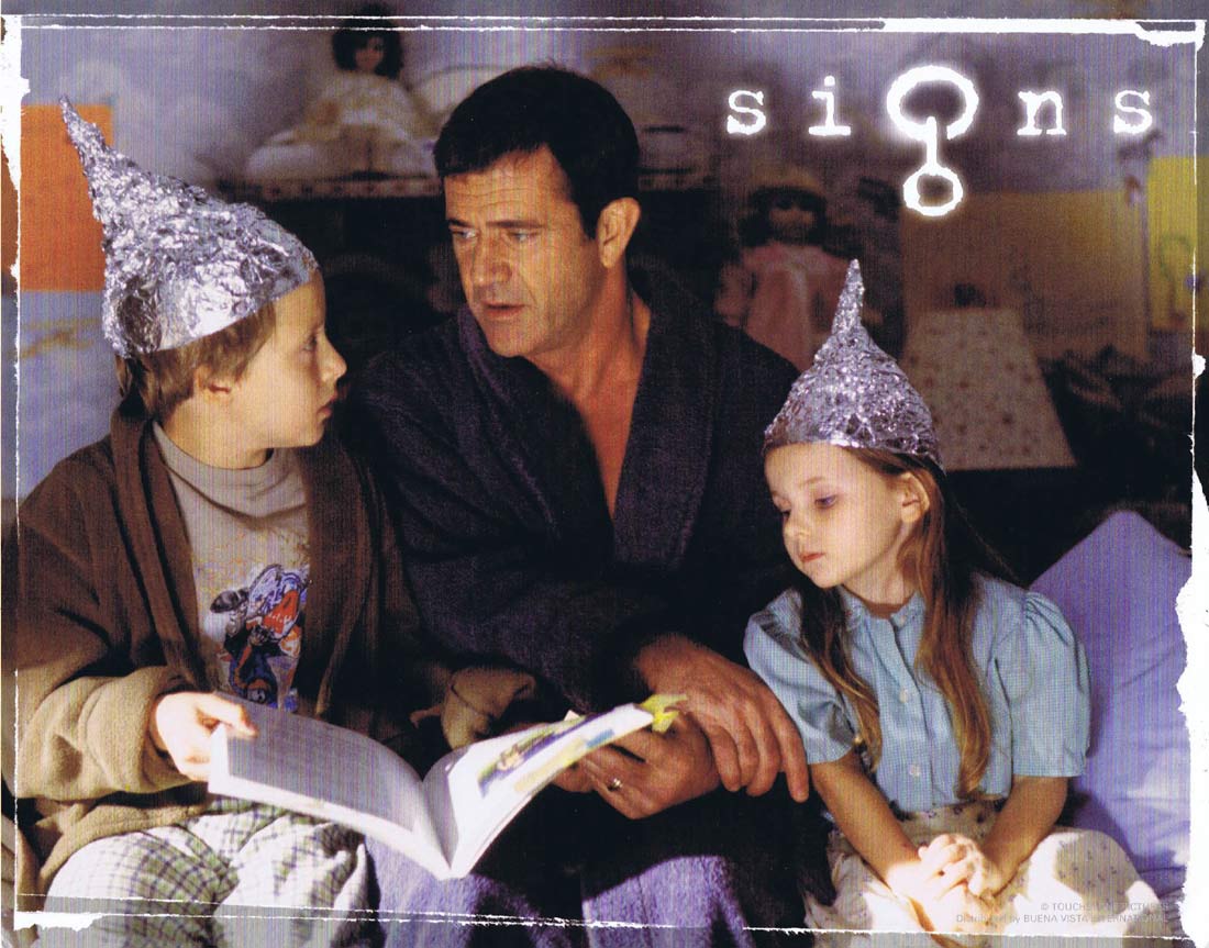 SIGNS Original Lobby Card 4 Mel Gibson Joaquin Phoenix Sci Fi Horror