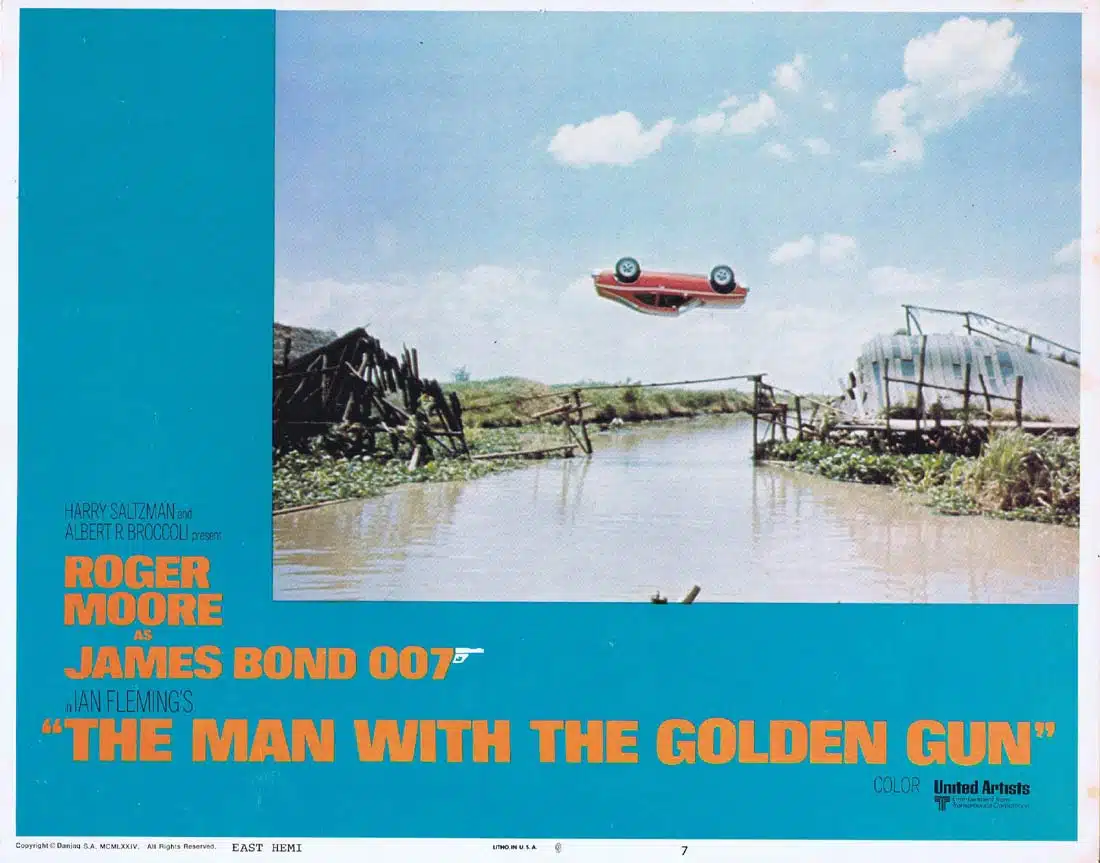 THE MAN WITH THE GOLDEN GUN Original Lobby card 7 Roger Moore James Bond Christopher Lee